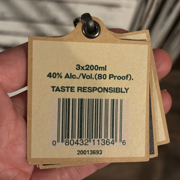 SOLD!! Empty Jameson Triology Gift Pack Triple Sampler & Decorative Carry Holder - Picture 9 of 15